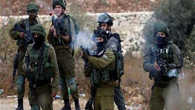 اقتحام قوت الاحتلال الإسرائيلي لـ أم صفا الفلسطينية وإصابة 5 أشخاص