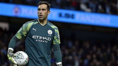 برافو يقود تشكيل ريال بيتيس ضد مانشستر يونايتد في الدوري الأوروبي اليوم