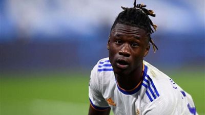 صحيفة ذا صن تكشف إستعداد ملاك اليونايتد لضم كامافينجا