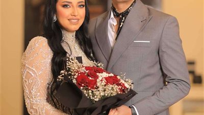 بمكياج زفاف هادئ.. أحدث ظهور لعروسة حسن شاكوش   