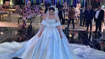 على أنغام حلو المكان..تامر حسني يحيى حفل زفاف حسن شاكوش