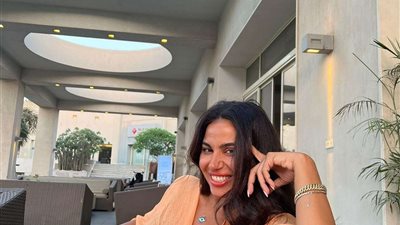 في أجواء هادئة...أحدث ظهور للفنانة نسرين آمين 