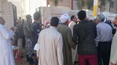 اللجان تواصل استقبال الناخبين بعد توقف التصويت بانتخابات النواب