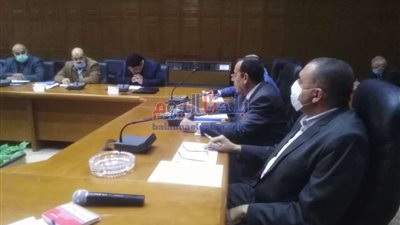 محافظ شمال سيناء يؤكد على تنفيذ الاشتراطات التخطيطية والبنائية وحفظ هيبة الدولة