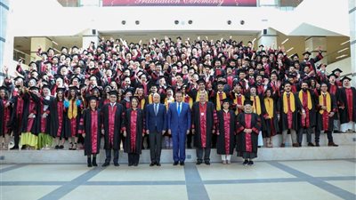 «عبدالغفار» يشهد حفل تخريج دفعة 2022 من طلاب جامعة «الجيزة الجديدة»