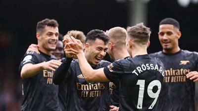 أرسنال يحلق في الصدارة بالفوز علي فولهام بثلاثية