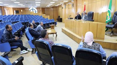 نائب محافظ المنيا يبحث متابعة الموقف التنفيذي بعدد من القطاعات