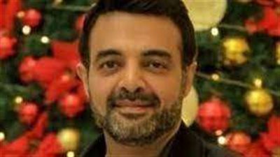 في عيد ميلاده.. عمرو محمود ياسين ابن الوز فنان