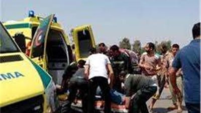 إصابة 16 شخصا بحادث تصادم سيارتين بالشرقية