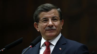 إصابة رئيس الوزراء التركي الأسبق بفيروس كورونا