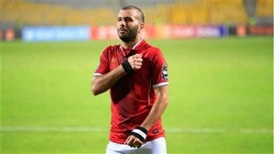 عماد متعب يدعم لاعبي الأهلي قبل مباراة الزمالك في نهائي إفريقيا