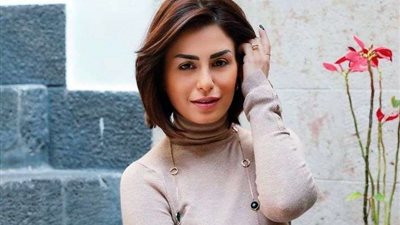 بعد انتهاءها من تصوير سره الباتع.. منة فضالي تتجه إلى باريس| فيديو