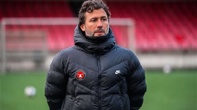 رسميًا.. ميتيلاند الدنماركي يعلن رحيل مدربه ألبرت كابيلاس