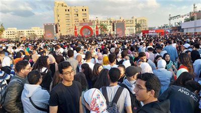 زحام شديد فى حفلة جامعة عين شمس.. صور