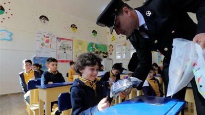 هدايا لطلبة المدارس وخدمات للأحوال المدنية.. «الداخلية» توجه قوافل لدعم أهالي شمال سيناء