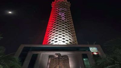 نهائي القرن.. برج القاهرة يتزين بـ 