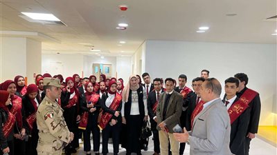 طلاب جامعة المنوفية في زيارة للمعهد القومي للأورام الجديد 500-500