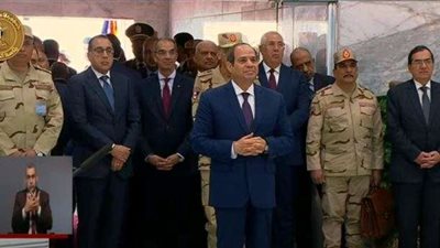 بدء الجولة التفقدية للرئيس السيسي بمجمع الأسمدة الأزوتية