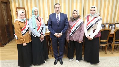 لبحث مطالبهم.. محافظ المنوفية يلتقي وفد مدرسة الأمل للصم وضعاف السمع