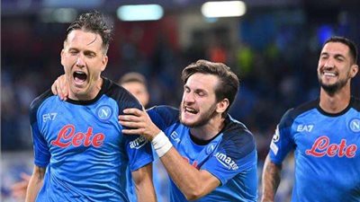 بركلة جزاء.. نابولي ينهي أمال فرانك فورت في العودة إلى دوري أبطال أوروبا