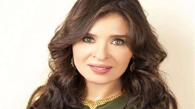 بإطلالة محتشمة.. دينا تفاجئ جمهورها بهذا اللوك (صور)