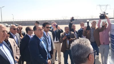 مدبولي يفتتح المنطقة اللوجستية للمنطقة الاقتصادية لقناة السويس