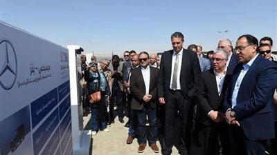 مدبولي يتفقد عدد من المشروعات المنطقة الاقتصادية لقناة السويس