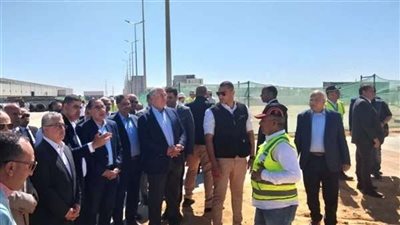 مدبولي يتفقد  أجهزة الري المحوري التي تستخدم في ري الأراضي الزراعية الكبرى