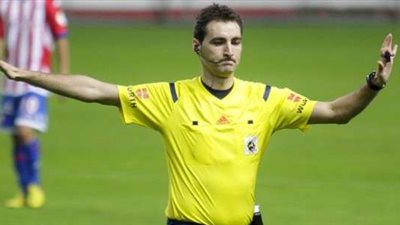 رسميًا| بينجويتشيا حكمًا لمباراة الكلاسيكو بين برشلونة وريال مدريد في الدوري الإسباني