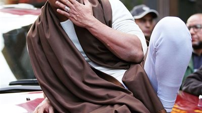 محمد رمضان يدخن فوق سيارة..ننشر الصورة الأولى من مسلسل جعفر العمدة