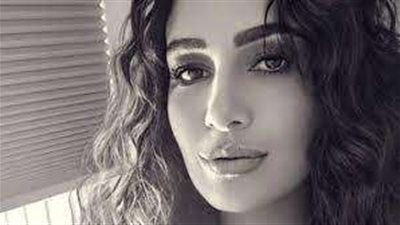 مواقف تغيرنا.. تعليق حلا شيحة في بوست غامض