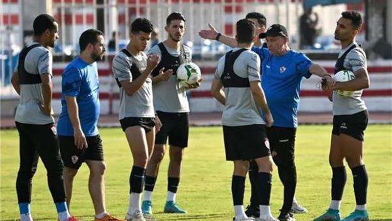 فيريرا مع لاعبي الزمالك