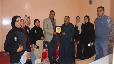 ذكري يوم الشهيد..طلاب من أجل مصر بجامعة جنوب الوادي تكرم أسر الشهداء