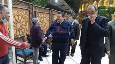 أبرزهم مجدي فكري.. نجوم الفن يقدمون واجب العزاء في زوجة المخرج صلاح المغاوري