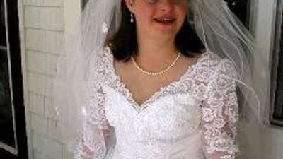 موظفة بشركة حكومة.. فتاة تبحث لشقيقتها من متلازمة داون عن عريس على السوشيال ميديا