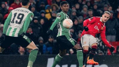مانشستر يونايتد يتأهل إلى ربع نهائي الدوري الأوروبي بعد التغلب على ريال بيتيس