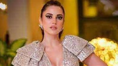 درة تتعرض لموقف محرج على الهواء .. بسبب القبلات