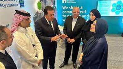 وزير الصحة يلتقي نظيرته القطرية لتبادل الخبرات