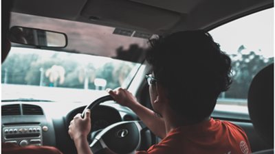 استئجار سيارة: أسبوعيًا أم يومي - أيهما أرخص؟