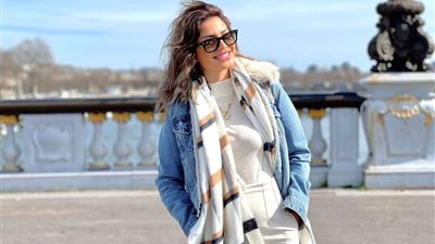 شاهد.. أحدث ظهور لمنة فضالي من فرنسا| صور