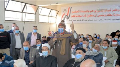 الرصد الميداني.. محافظ بني سويف يتابع شكاوى المواطنين