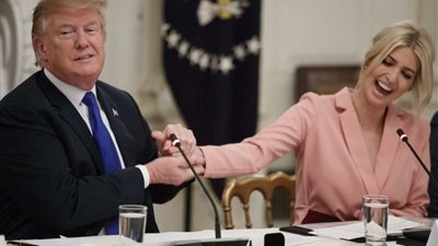 سكان نيويورك يطالبون إيفانكا ترامب وزوجها بمغادرة المدينة بطريقة مهينة