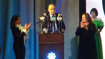 وسط نجوم الفن.. تكريم أشرف زكي من المركز الثقافي الروسي (صور)