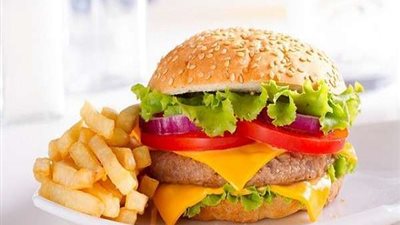 أطعمة تصيب الإنسان بأمراض القلب والالتهاب الرئوي.. تجنبها