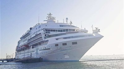 للمرة الثالثة.. كريستال السماوية تصل ميناء بورسعيد السياحي