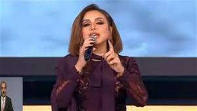 المطربة أنغام تتألق في غناء 