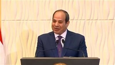 الرئيس السيسي: الست المصرية يظهر دورها في الظروف الصعبة التي يمر بها العالم