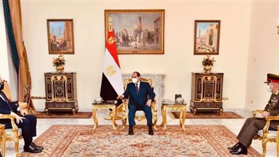 السيسي يستقبل وزير الدفاع اليوناني