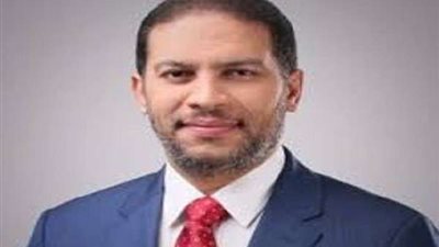 فضيحة تلاحق المذيع الإخواني إسلام عقل