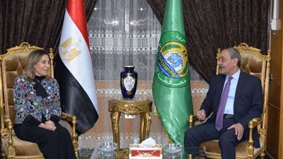 محافظ الإسماعيلية يستقبل وزيرة الثقافة فى ختام مهرجان الإسماعيلية الدولي للأفلام التسجيلية والقصيرة